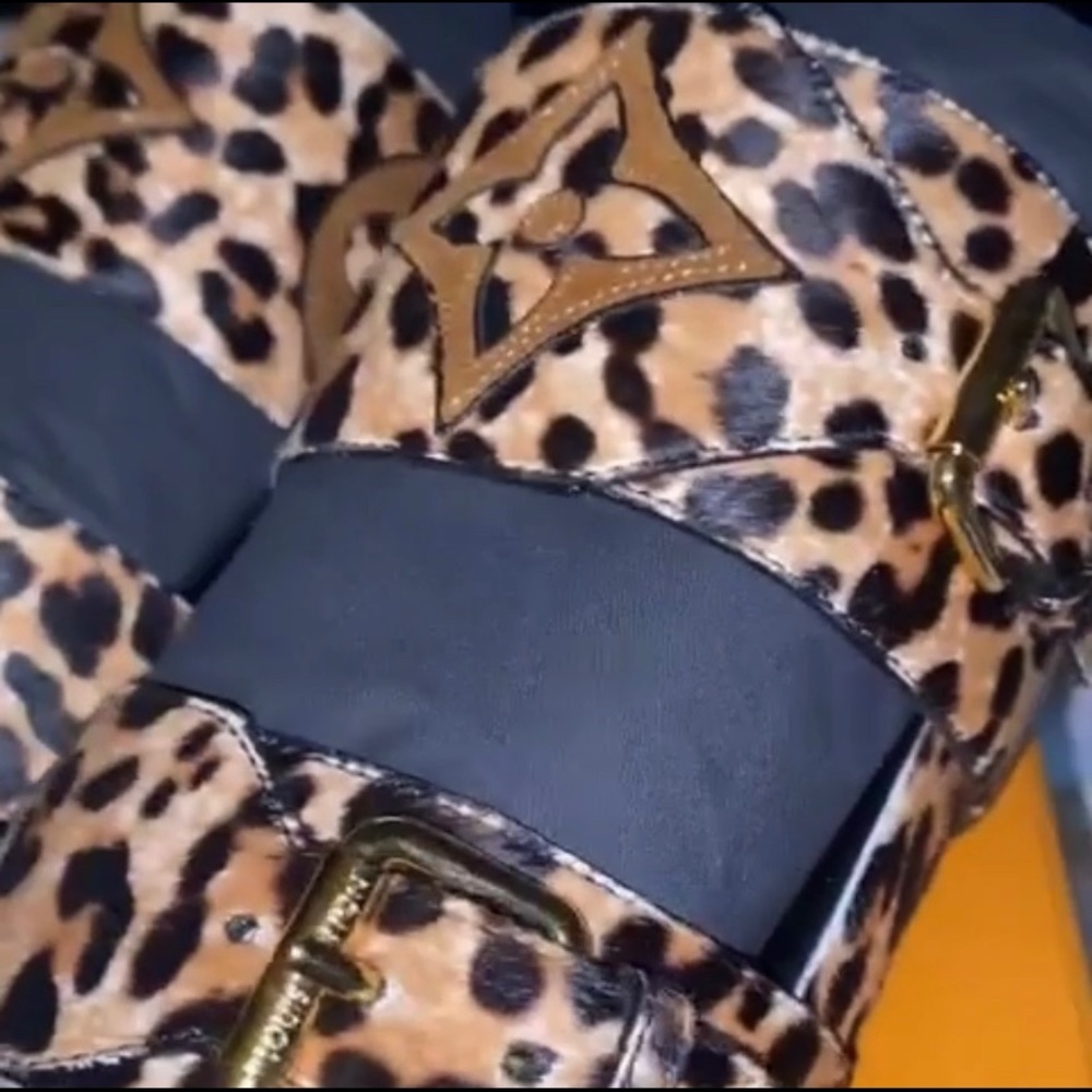 Louis Vuitton slip on mules - Picture 2 of 6
